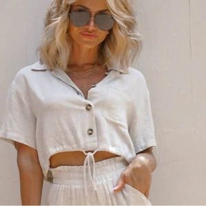 Vici Dolls Beige crop top Small